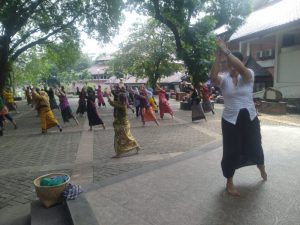 Puluhan Penari Berlatih Keras Mempersiapkan Gelaran Sedekah Hutan Universitas Indonesia 2024