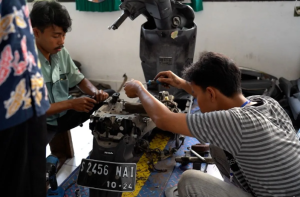 Siswa SMKN 3 Mataram Mahir Konversi Sepeda Motor BBM ke Listrik