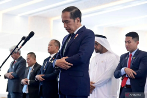 Presiden Jokowi Sempatkan Berkunjung ke Masjid Presiden Joko Widodo di Abu Dhabi UEA