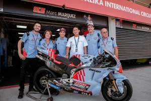 Tinjau MotoGP Indonesia 2024, Menparekraf Mampir ke Garasi Gresini Racing